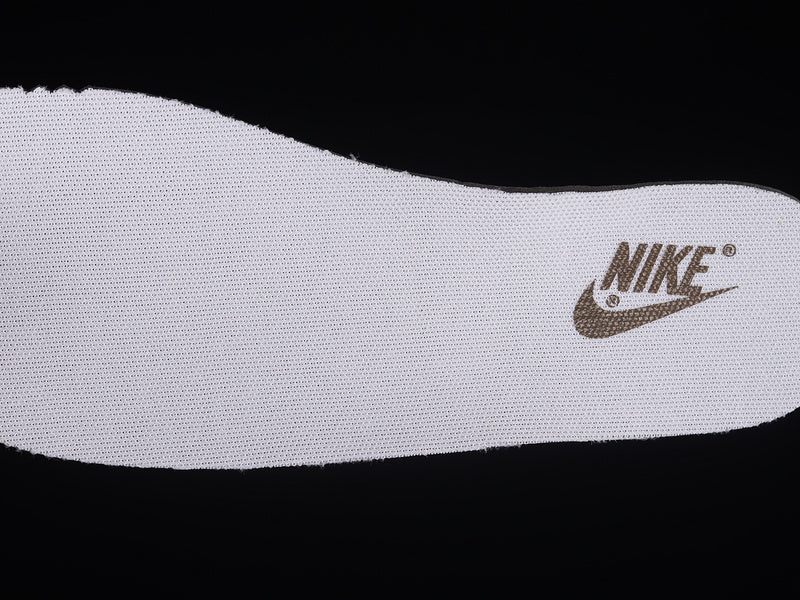 Supreme NikeSB Dunk Low - Milky White