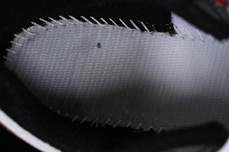 New Balance 740 - Silver/Red