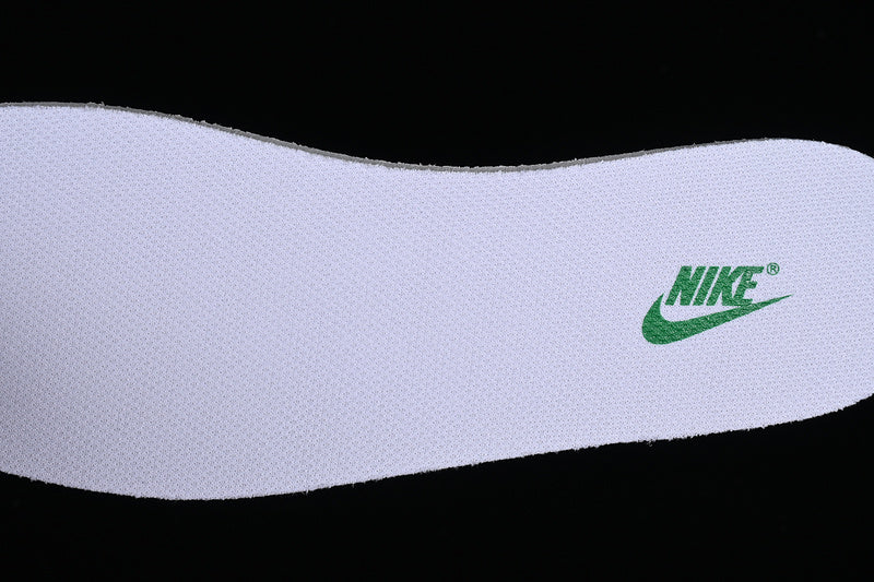 NikeUnisex V2K Run White/Green