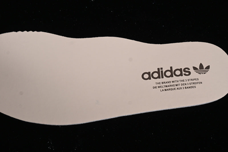 adidasUnisex Samba - Preloved Brown