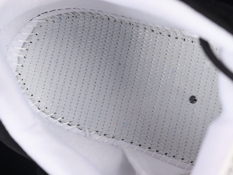 adidasUnisex Ozelia Core - Black/White