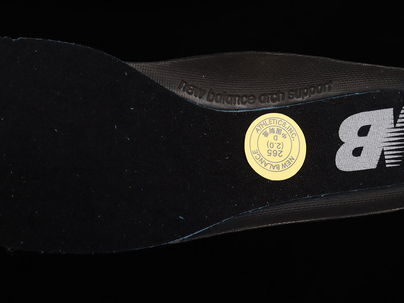 New Balance 550 - Triple Black