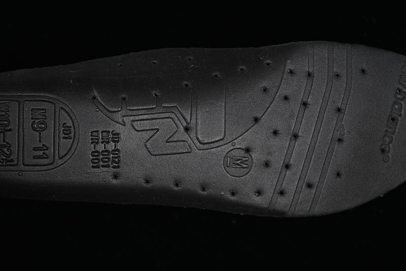 New Balance 740 - Silver/Red