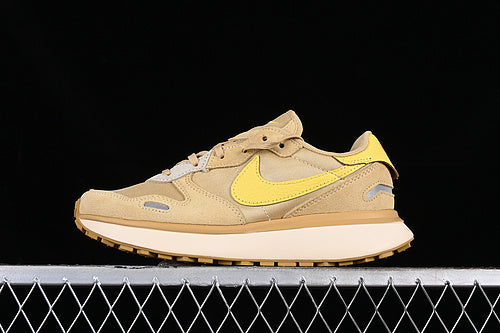 NikeMens Phoenix x Sacai Vapor Waffle - Yellow/Gold