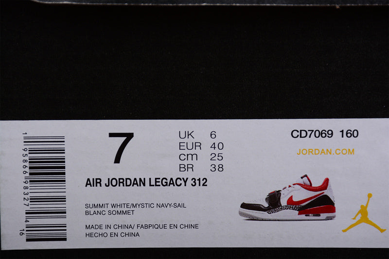 NikeUnisex Air Jordan Legacy 312 Low - Black Toe