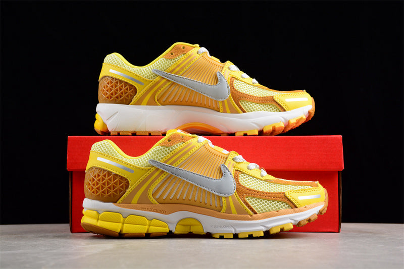 NikeMens Zoom Vomero 5 - Yellow Ochre