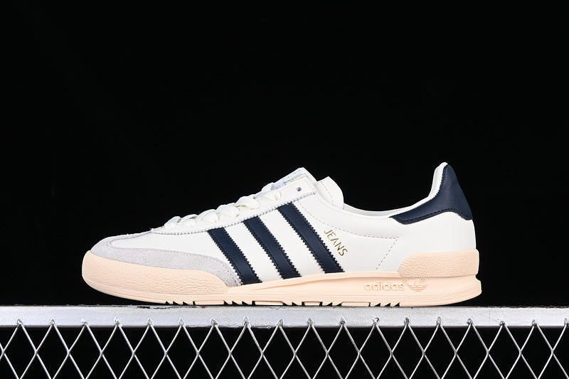 adidasOriginals Jeans - White