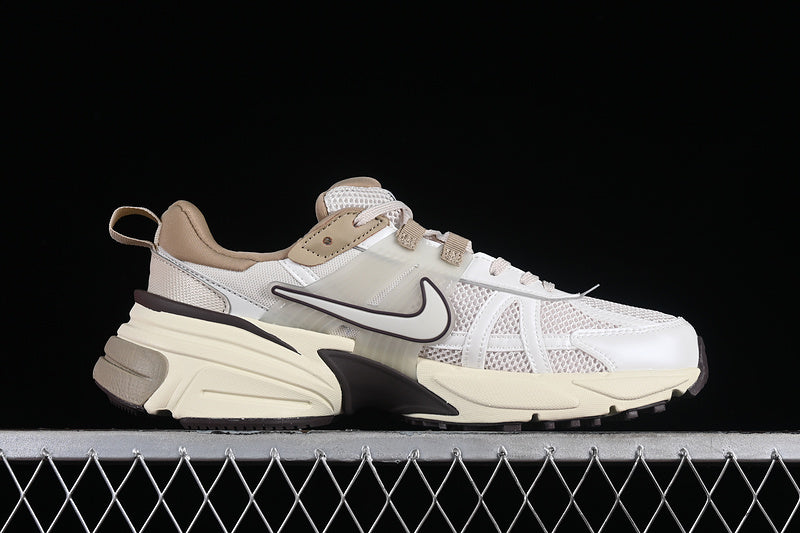 NikeUnisex V2k Run Light - Orewood Brown