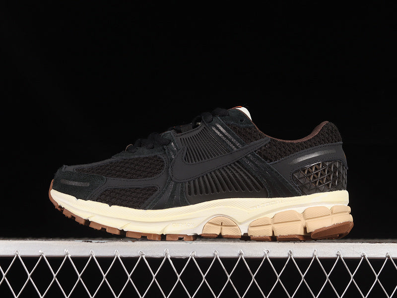 NikeMens Zoom Vomero 5 - Black Sesame