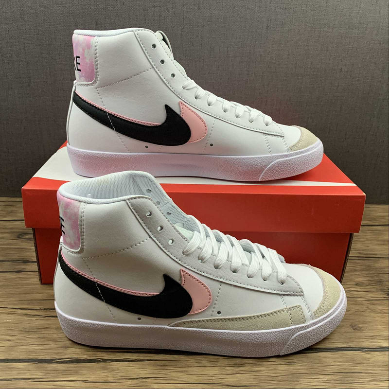 NikeWMNS Blazer Mid 77 - Double Swoosh