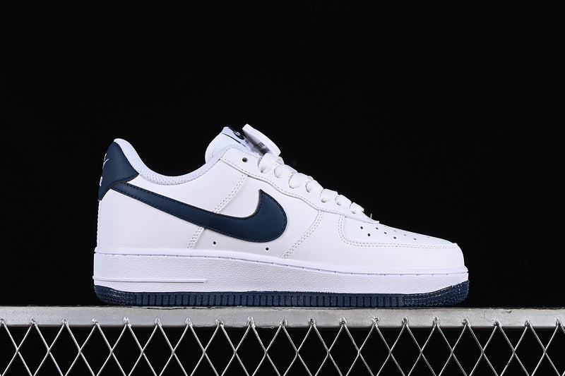NikeUnisex Air Force 1 - White/Navy