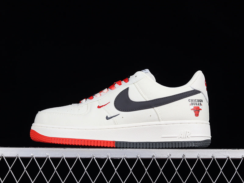 NikeMens Air Force 1 AF1 - Chicago Bulls