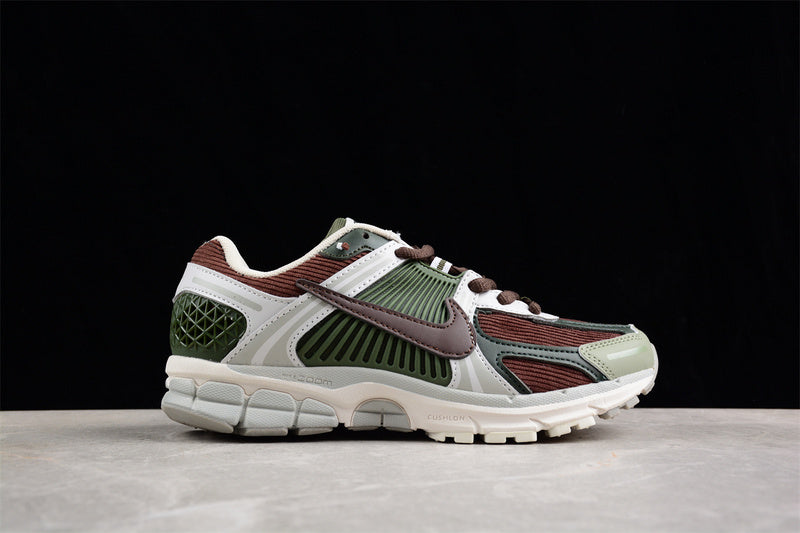 NikeMens Zoom Vomero 5 - Nature