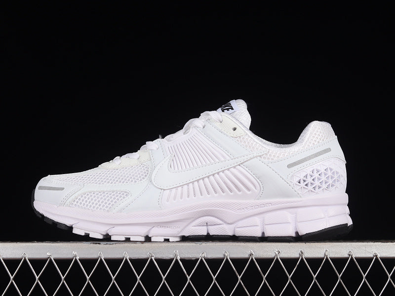 NikeMens Zoom Vomero 5 - VAST GREY