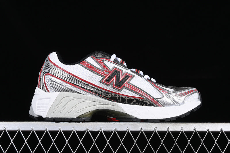 New Balance 740 - Silver/Red