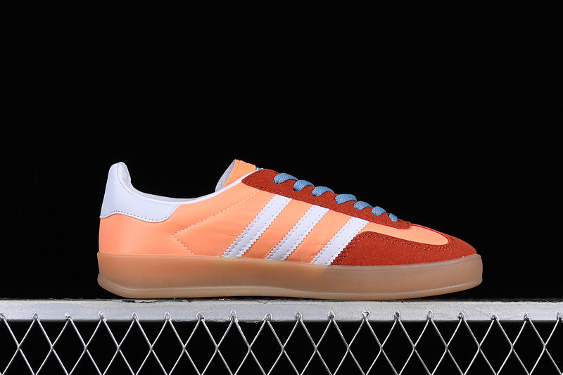 adidasMens Gazzele Indoor - Beam Orange
