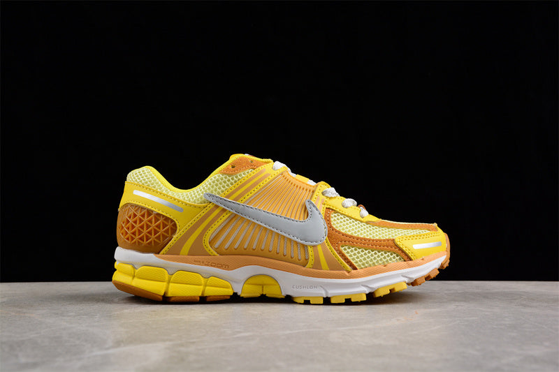 NikeMens Zoom Vomero 5 - Yellow Ochre