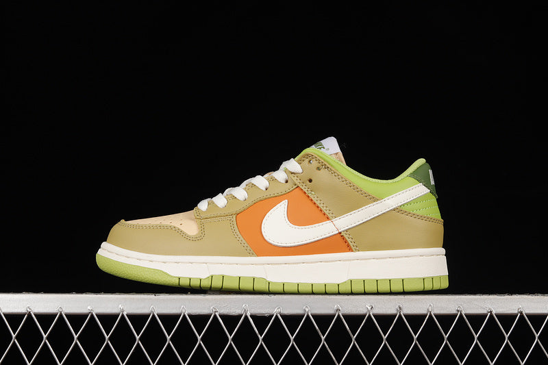 NikeUnisex  Dunk Low - Vivid Green