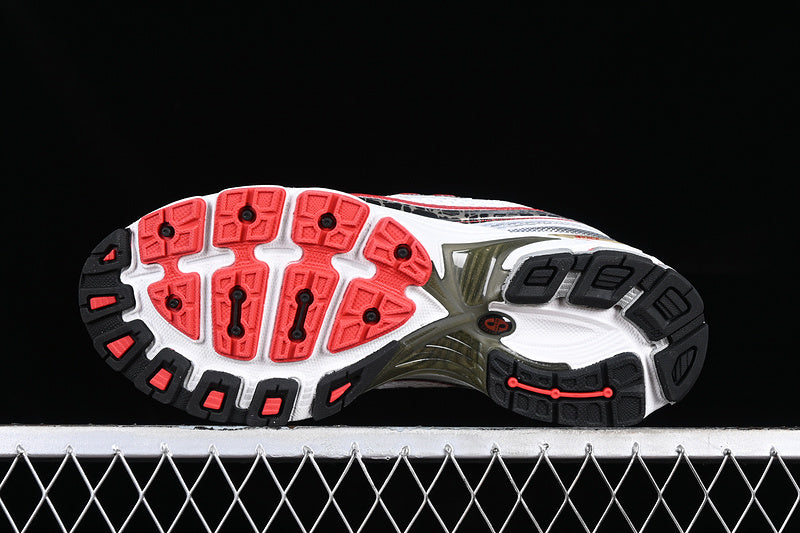 New Balance 740 - Silver/Red