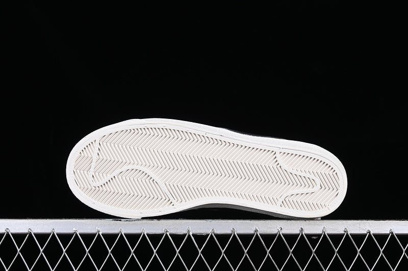 NikeUnisex Blazer Low 77 Jumbo - White/Black Sail