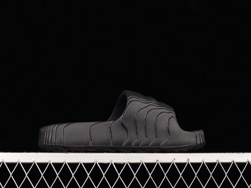 adidasUnisex Adilette 22 - Carbon Slides