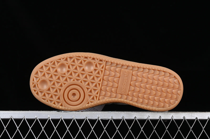 adidasUnisex Samba XLG - Gum Black
