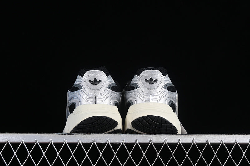 adidasUnisex Ozmillen - Silver Black