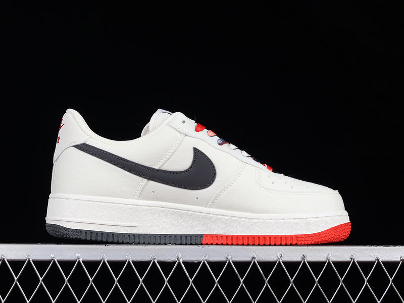NikeMens Air Force 1 AF1 - Chicago Bulls