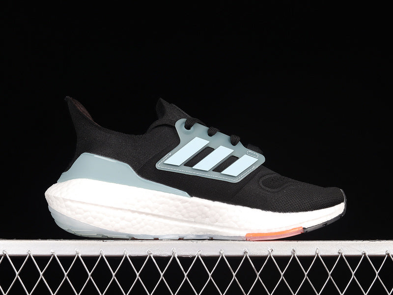 adidasMens UltraBoost 22 - Magic Grey