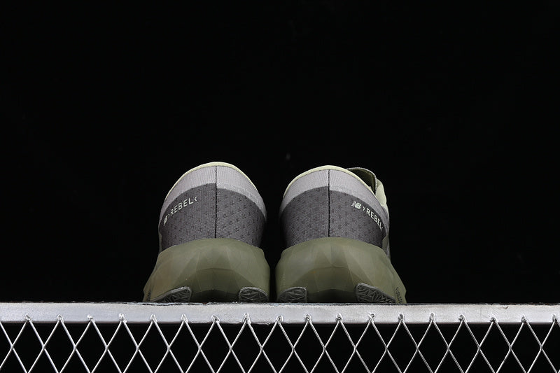 New Balance Fuelcell Elite V4 - Rebel