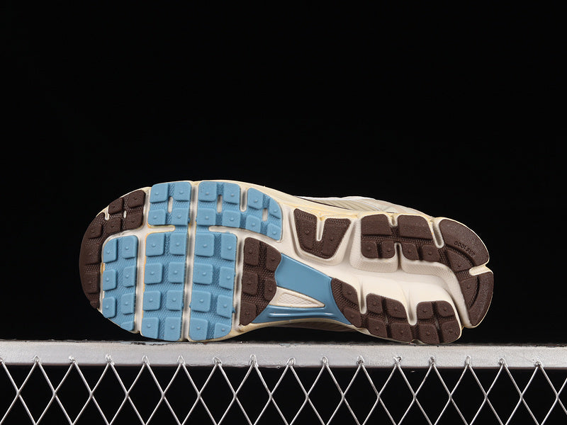 NikeMens Zoom Vomero 5 - Oatmeal