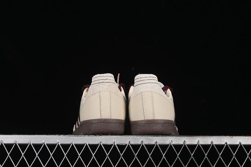 adidasUnisex Samba - Wonder White/Maroon
