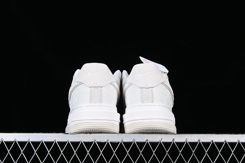 NikeMens Air Force 1 AF1 luxe - Summit White