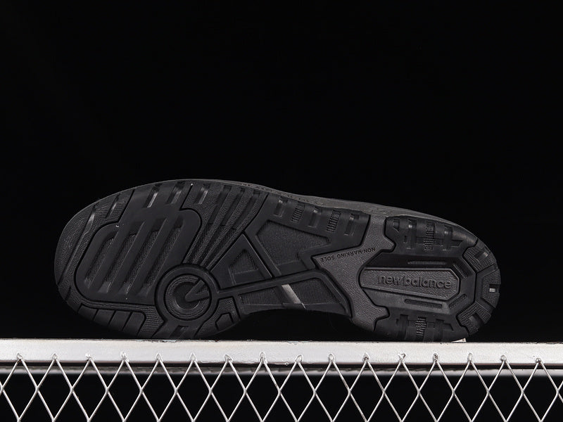 New Balance 550 - Triple Black