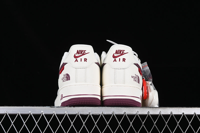 Air Force 1 AF1 Low x Supreme x The North Face - White