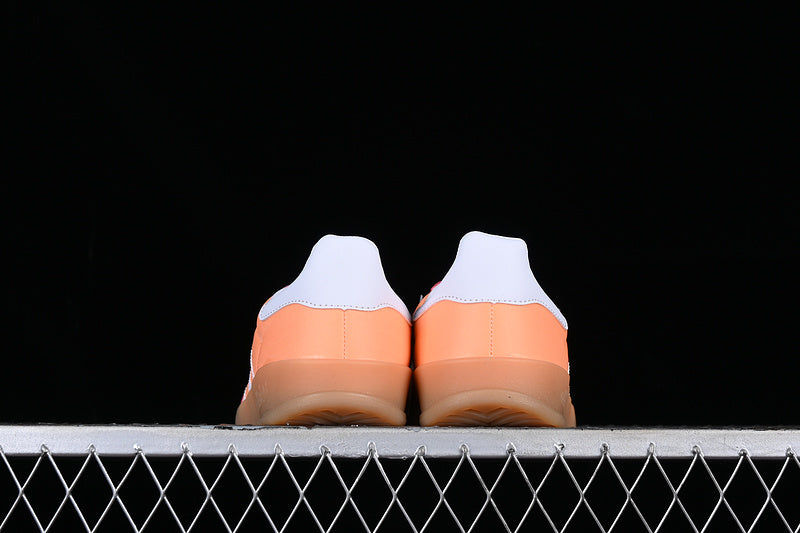 adidasMens Gazzele Indoor - Beam Orange