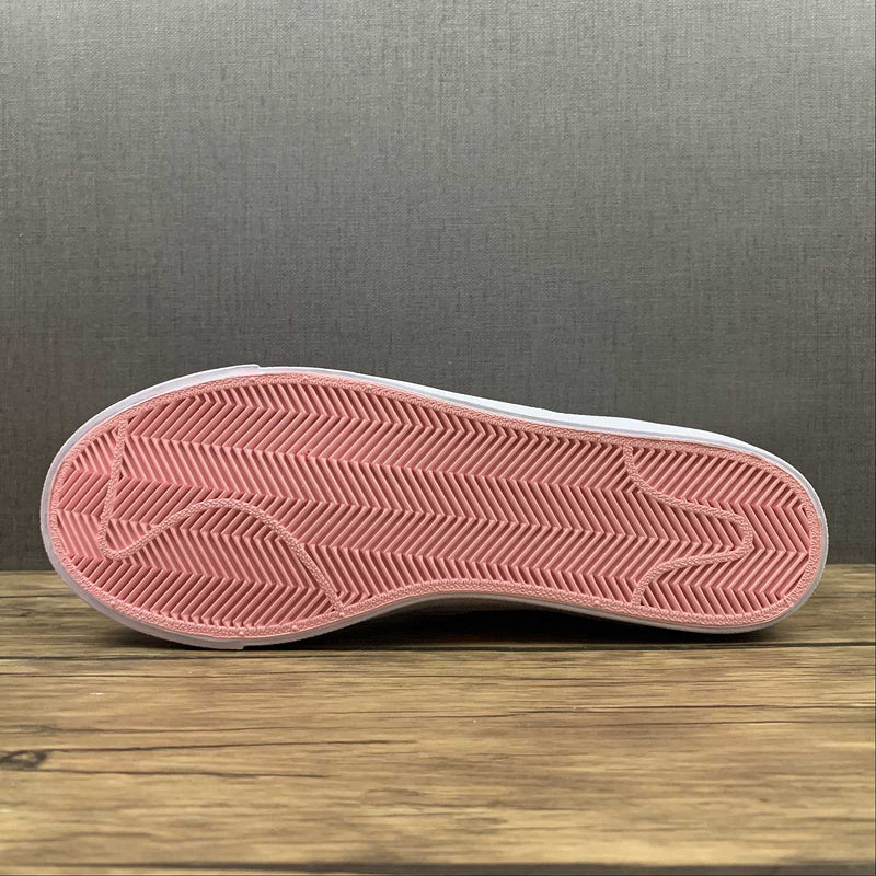 NikeWMNS Blazer Mid 77 - Double Swoosh