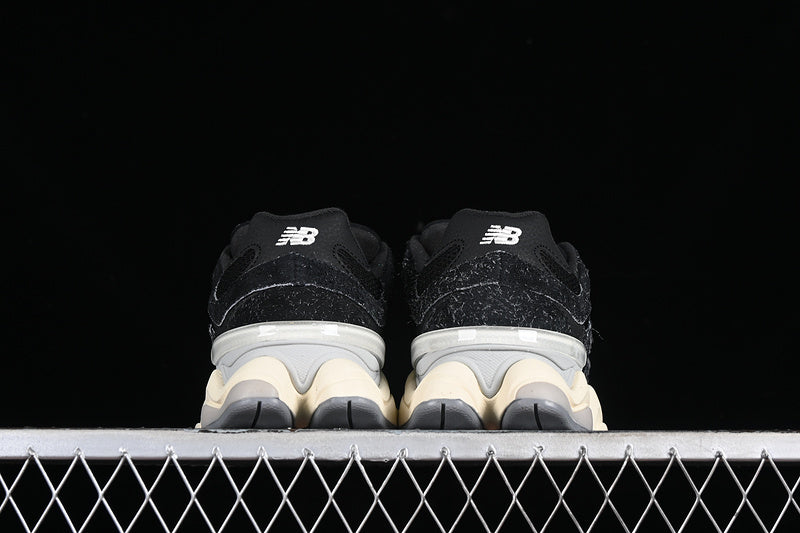 New Balance 9060 - Black/Sea Salt