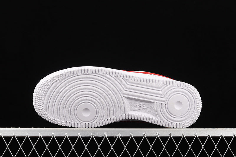 NikeWMNS Air Force AF1 Essential - Gym Red
