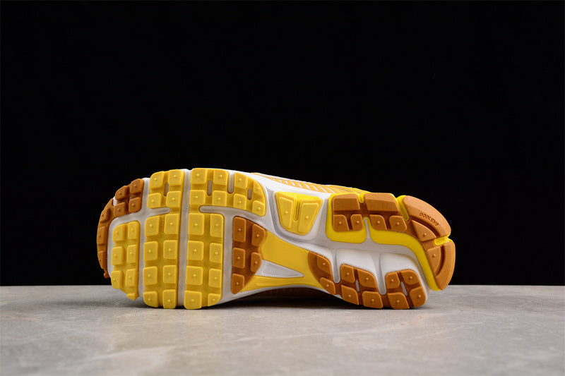 NikeMens Zoom Vomero 5 - Yellow Ochre