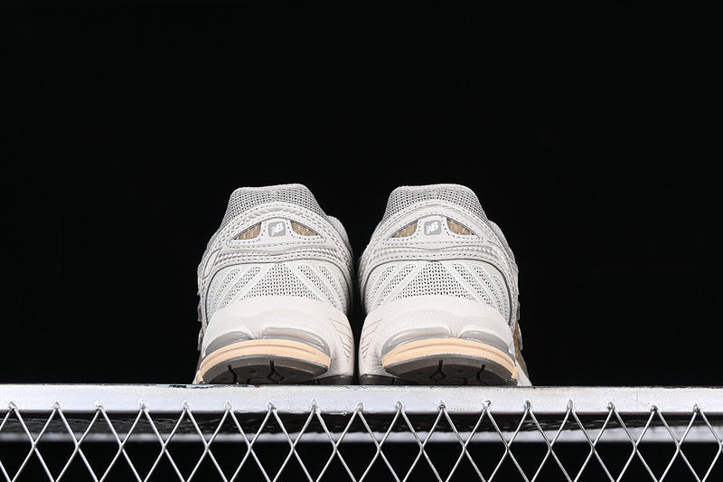 New Balance 860 V2 - Mars