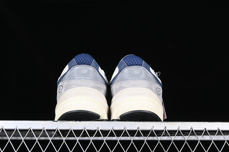 WMNS New Balance 990 V6 - Grey/Navy
