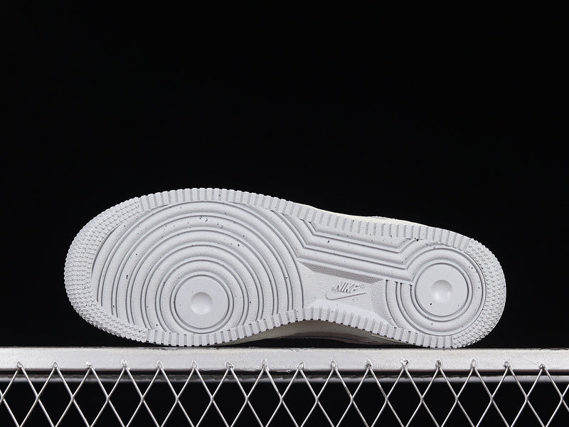 NikeUnisex Air Force 1 AF1 - White Python