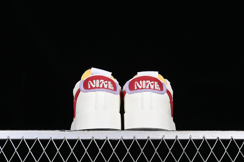 NikeUnisex Blazer Low 1972 - GYM RED