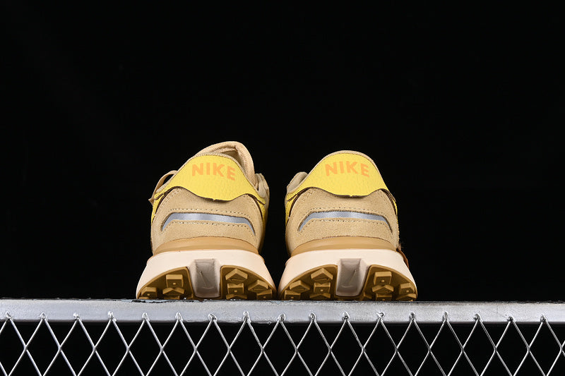 NikeUnisex Phoenix x Sacai Vapor Waffle - Yellow/Gold