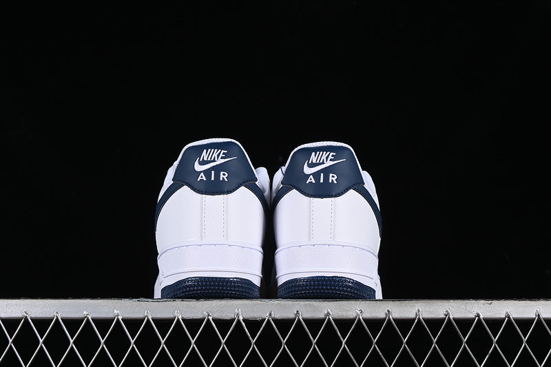 NikeUnisex Air Force 1 - White/Navy