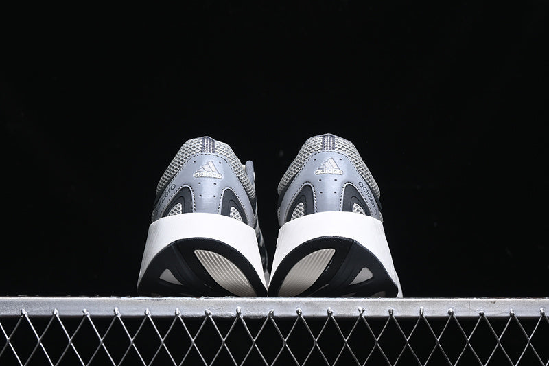 adidasUnisex Adizero Aruku - Grey/Cream