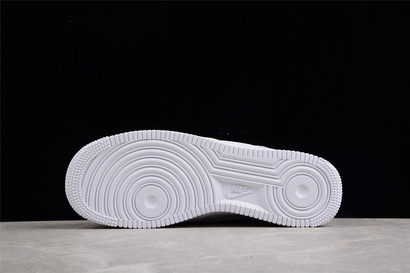 NikeUnisex Air Force 1 AF1 Low - Gold Mini Swoosh - White