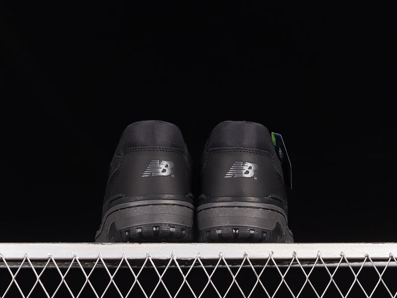 New Balance 550 - Triple Black