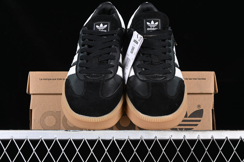adidasUnisex Samba XLG - Gum Black